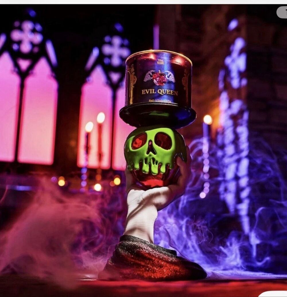 Bath & body works castle evil queen Disney villians pedastal candle holder nib